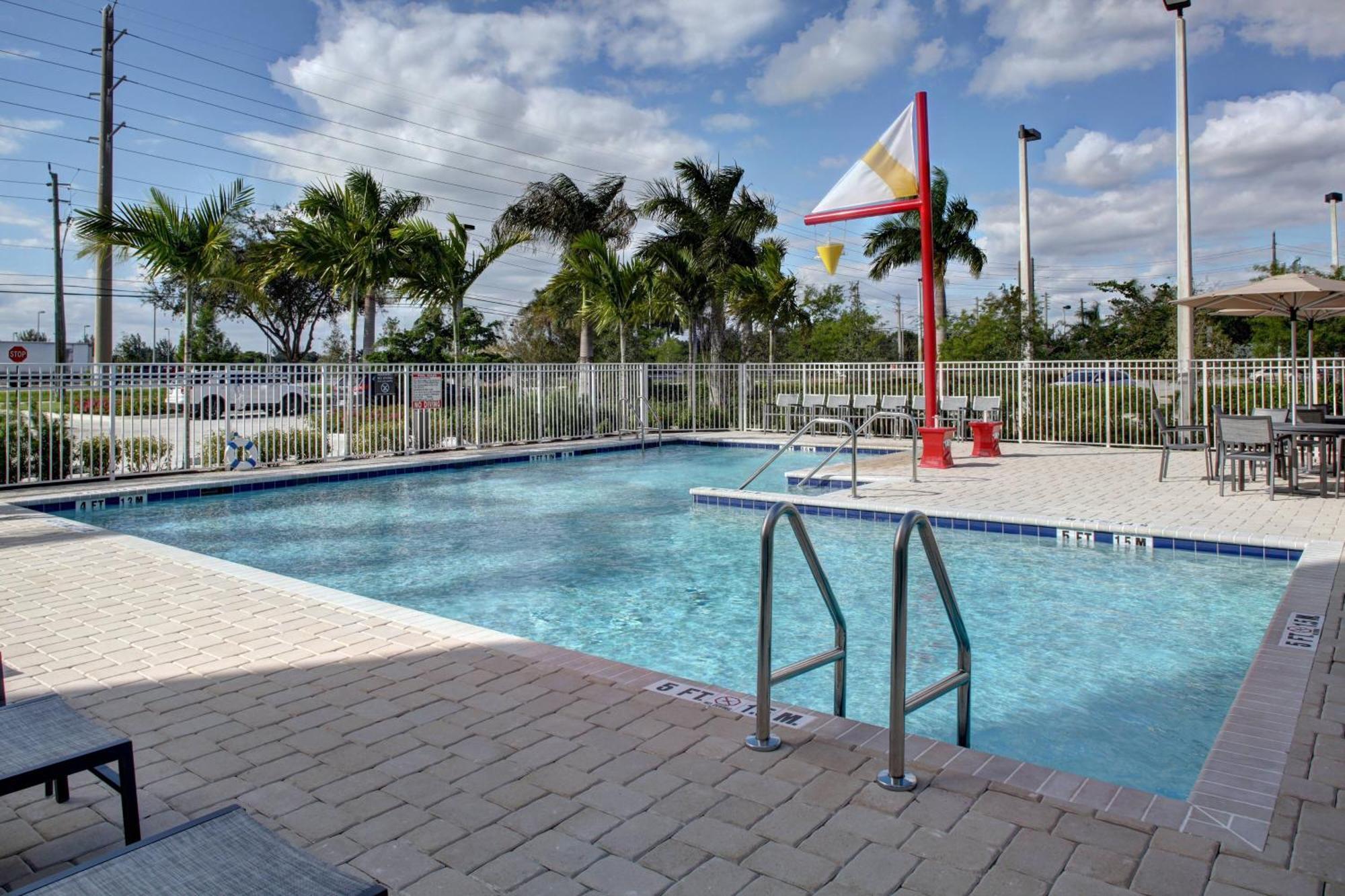 Residence Inn Fort Lauderdale Coconut Exteriör bild