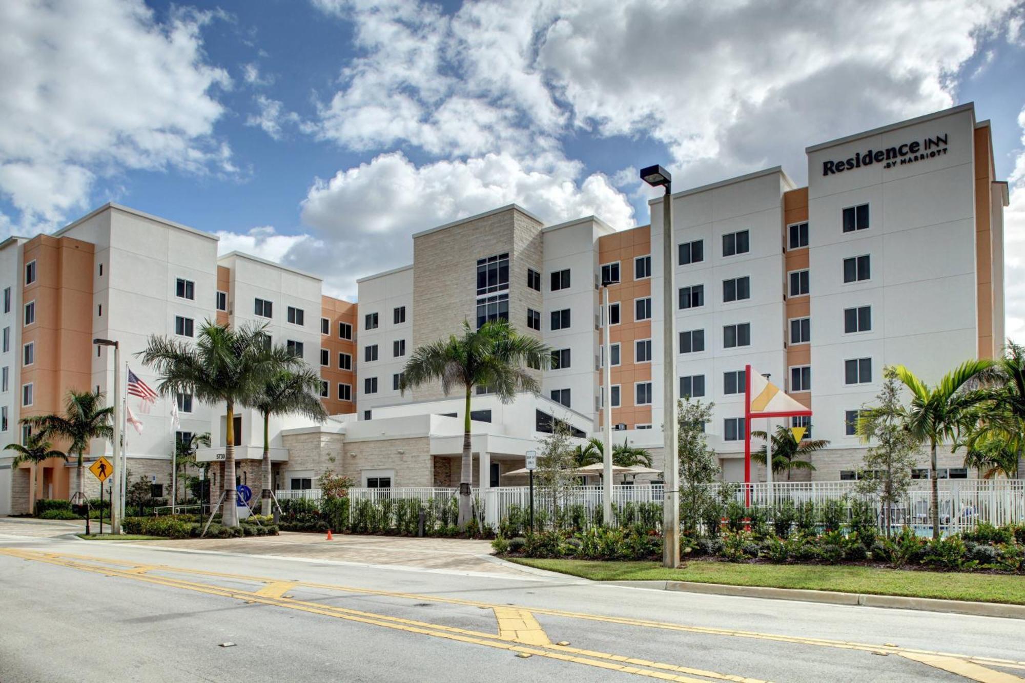 Residence Inn Fort Lauderdale Coconut Exteriör bild